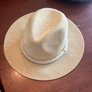 Hat - New w/tags - great for beach - summer